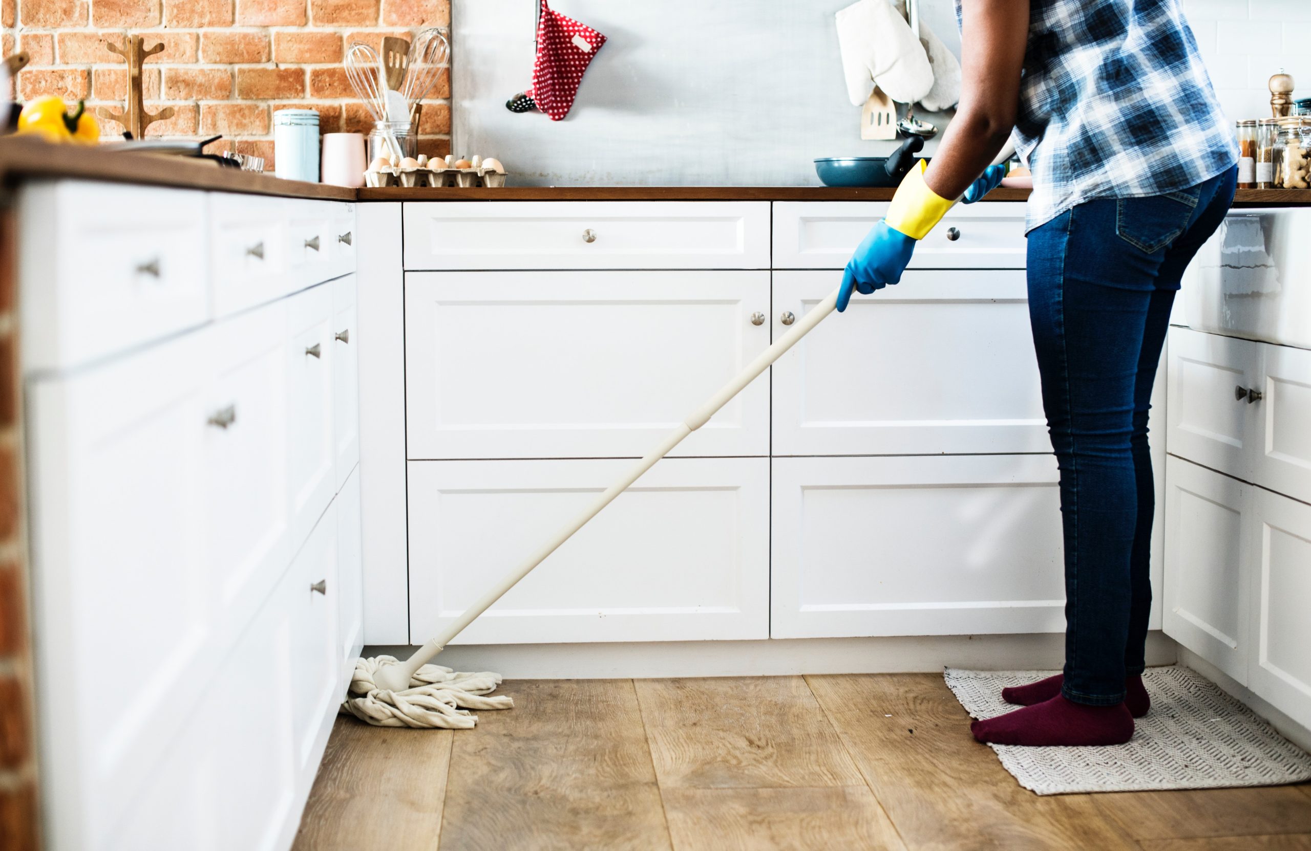Maintain Your Home: Choosing Between Professional Housekeeping and Deep Cleaning 